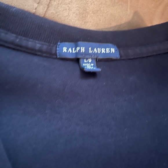 Beautiful Women’s Ralph Lauren Polo size L blue in color. - Picture 5 of 5